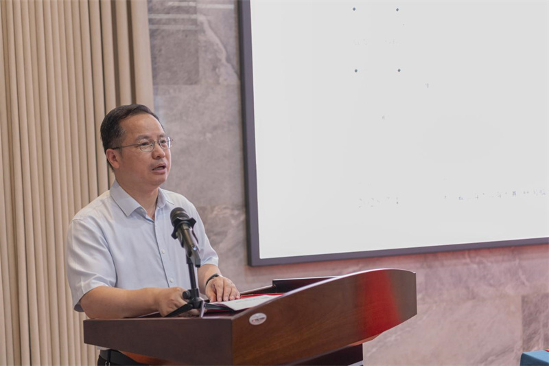 臺州學(xué)院黨委委員、紀委書(shū)記、監察專(zhuān)員樓膽群致辭  鄭斌斌 攝.jpg