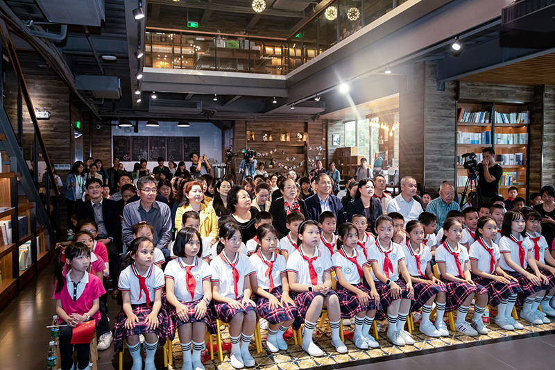 獨秀書(shū)房·旗艦店主會(huì )場(chǎng)現場(chǎng)（黃珊虎攝）.jpg